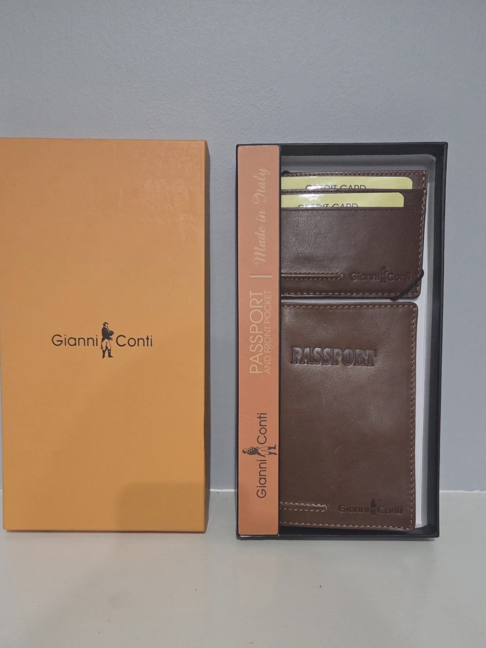 **NWOT** Gianni Conti Genuine Leather Passport and Credit Card Holder Gift Set
